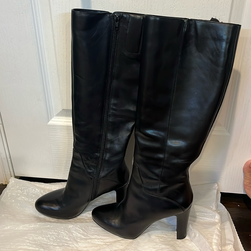Nine West, Size 9 knee high heeles boots, side zippers